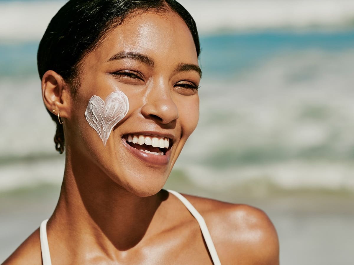 Rutinitas Harian yang Membantu Kulit Tetap Sehat Sepanjang Tahun